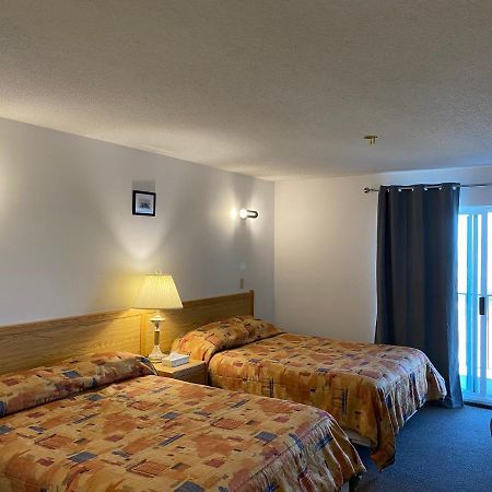 Hillview Motel Vanderhoof エクステリア 写真
