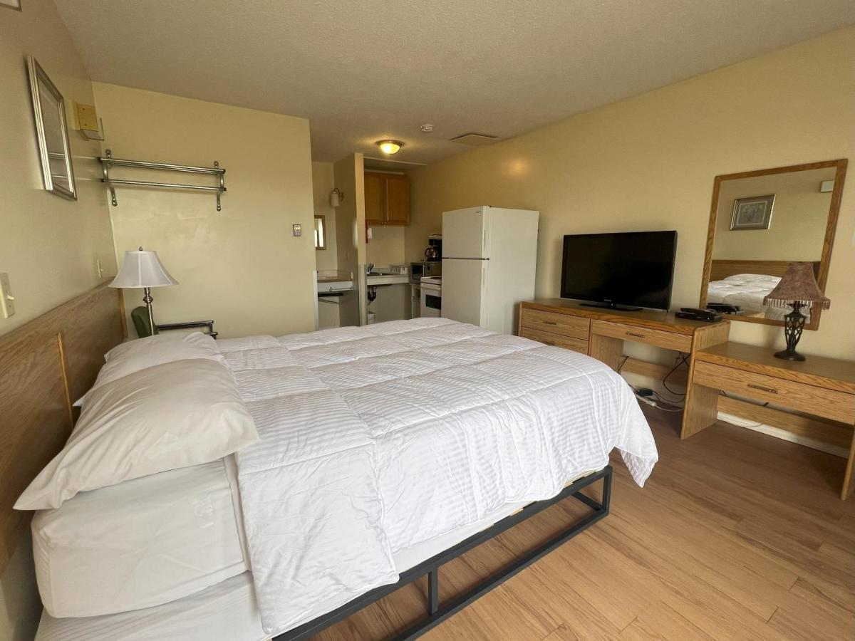 Hillview Motel Vanderhoof エクステリア 写真