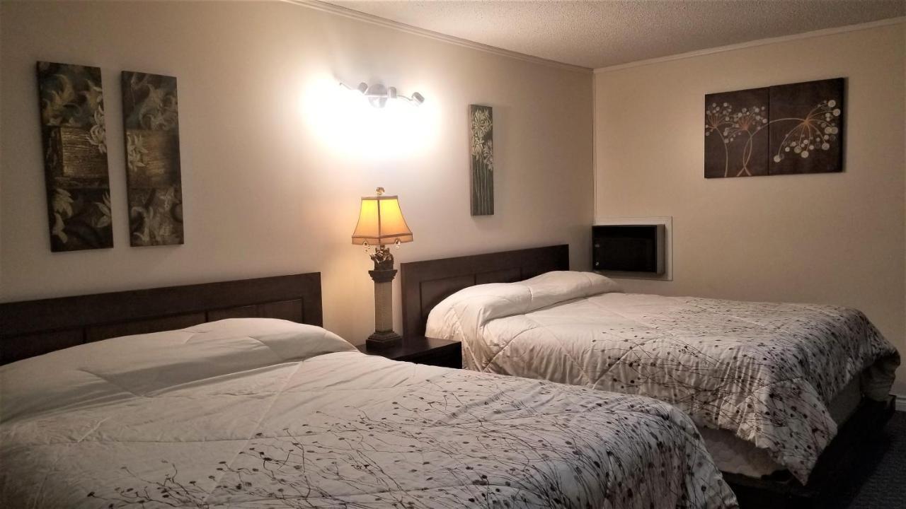 Hillview Motel Vanderhoof エクステリア 写真